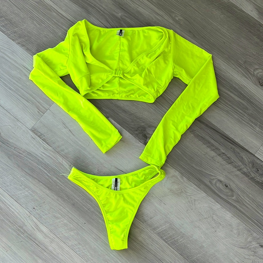 Fashion Nova. Long sleeve swim suit. Size Small.